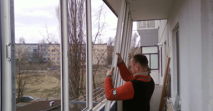 Как соединить окно с балконной дверью: пошаговое руководство